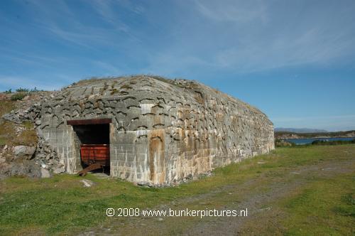 © bunkerpictures - Type S448a ammunition bunker 28cm guns